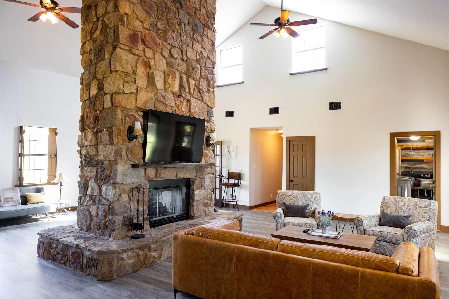 1901 Harmon Hills Rd, Dripping Springs, TX 78620