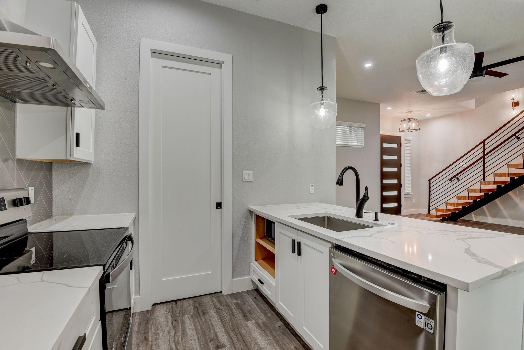 2507 Rogge Ln # 2, Austin, TX 78723