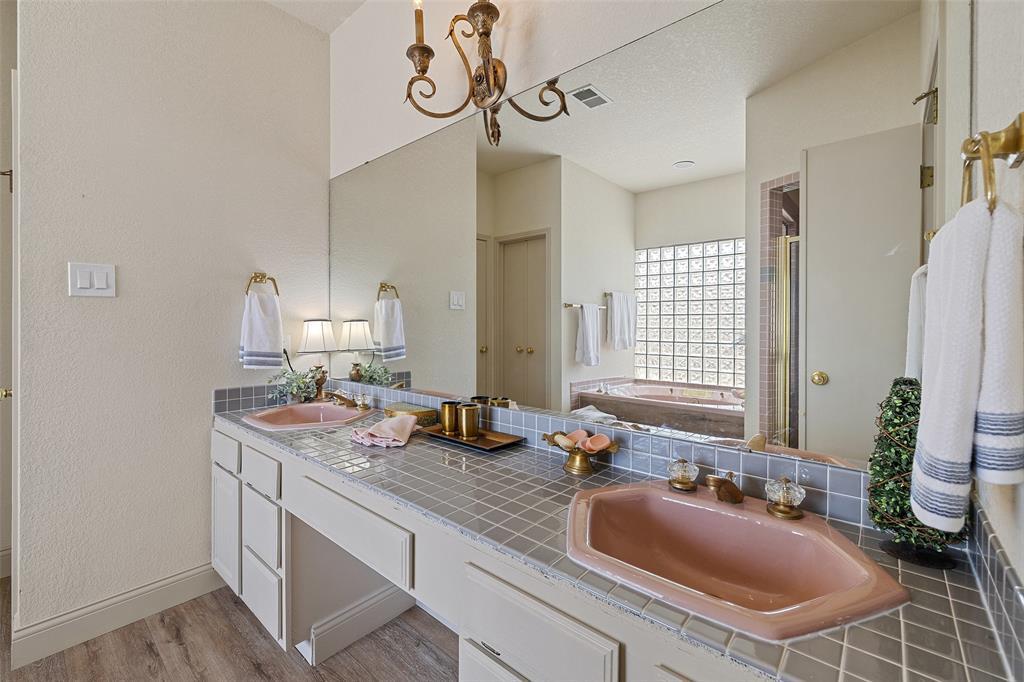 80 Family Cir, Hutto, TX 78634