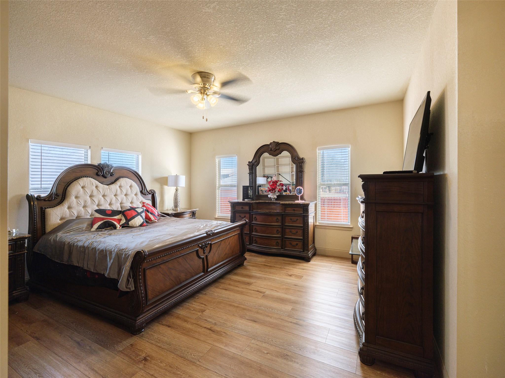 80 Family Cir, Hutto, TX 78634