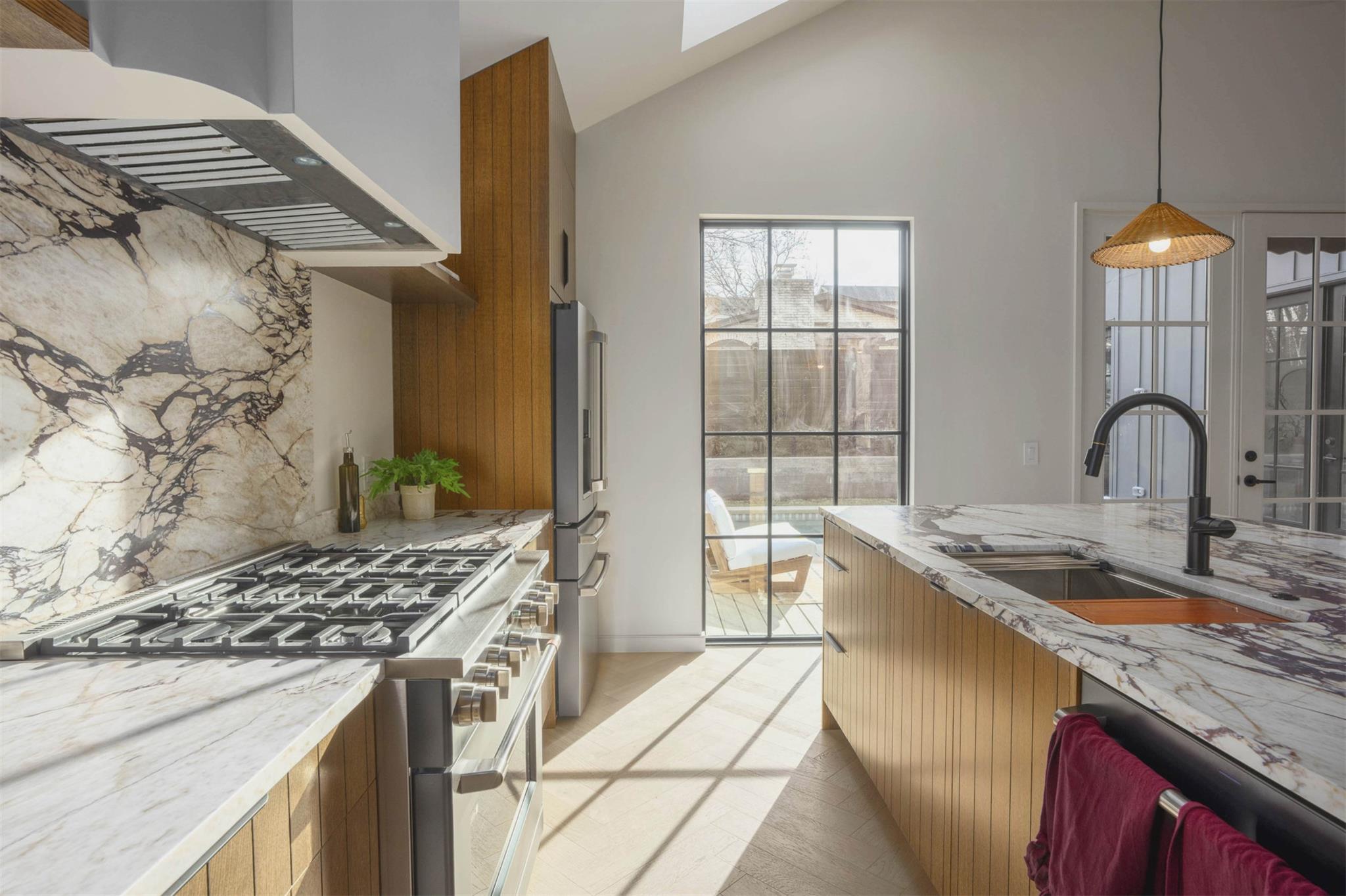 2015 Holland Ave, Austin, TX 78704