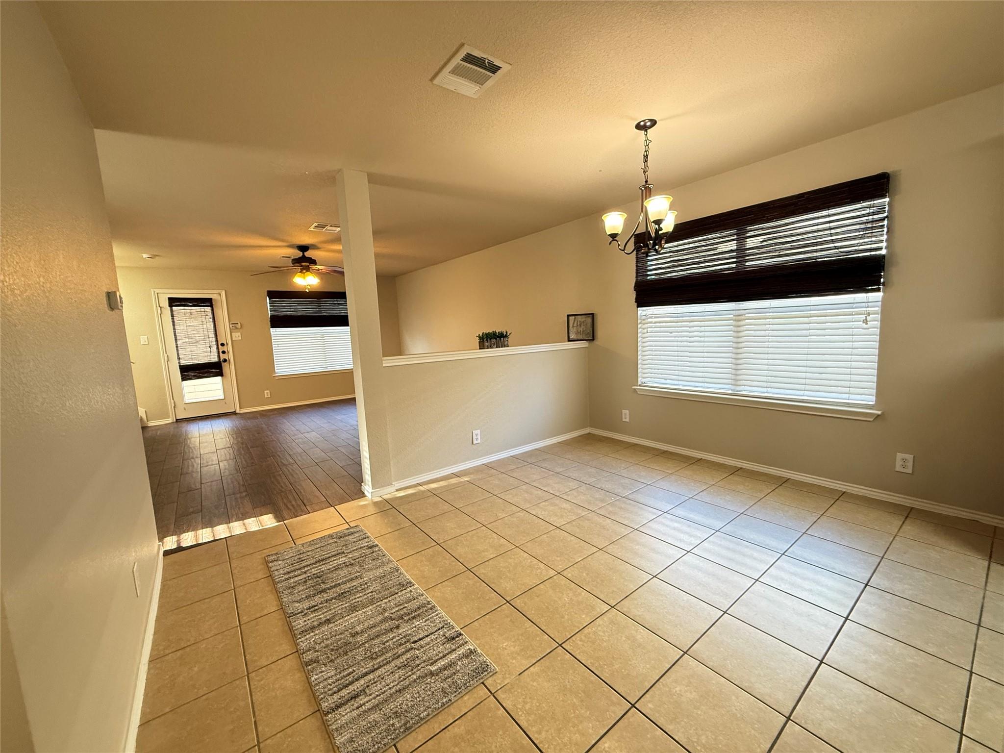 520 Rolling Oak Dr, Round Rock, TX 78664