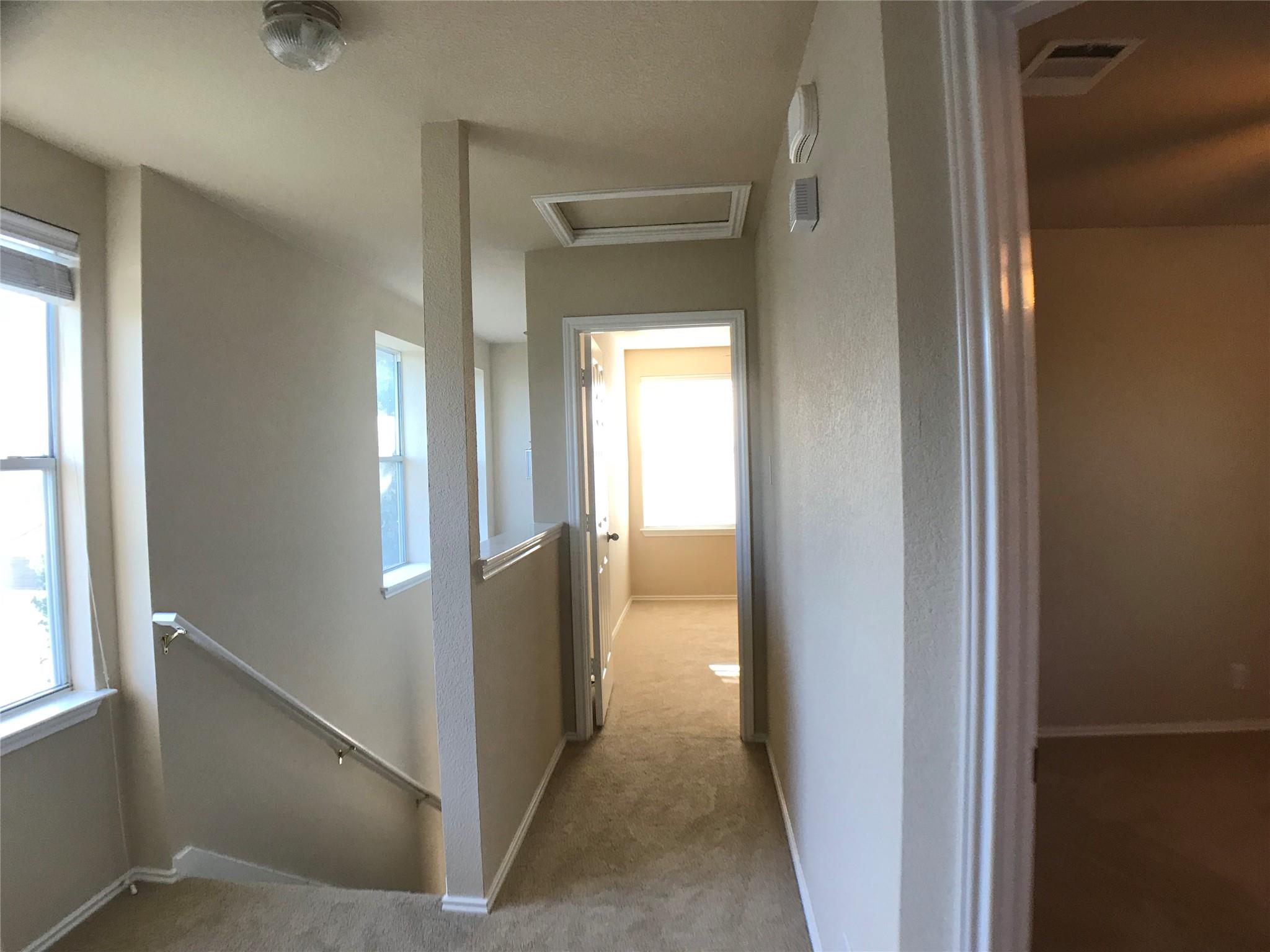 520 Rolling Oak Dr, Round Rock, TX 78664