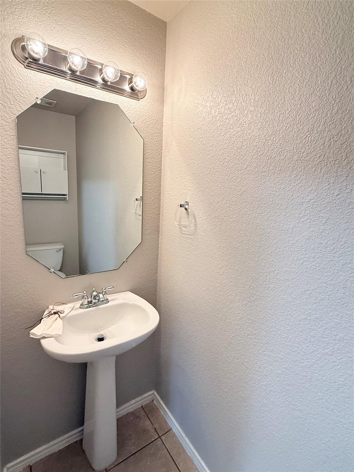 520 Rolling Oak Dr, Round Rock, TX 78664