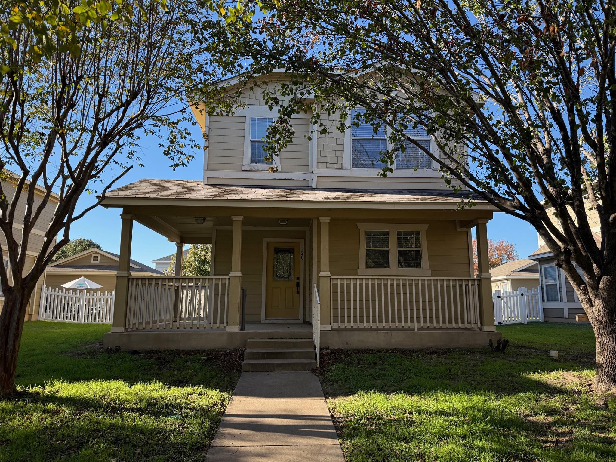 520 Rolling Oak Dr, Round Rock, TX 78664