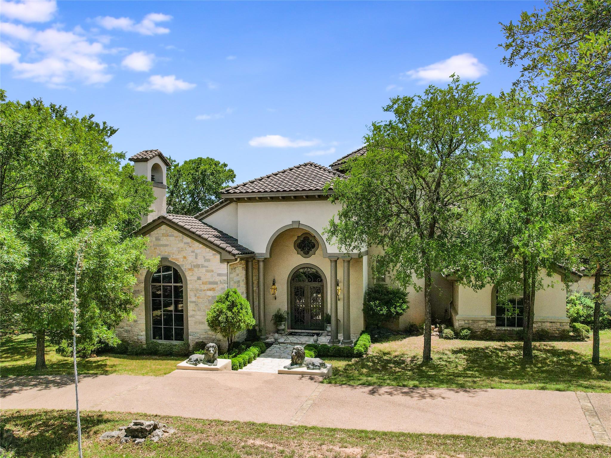 8611 Young Ln, Austin, TX 78737