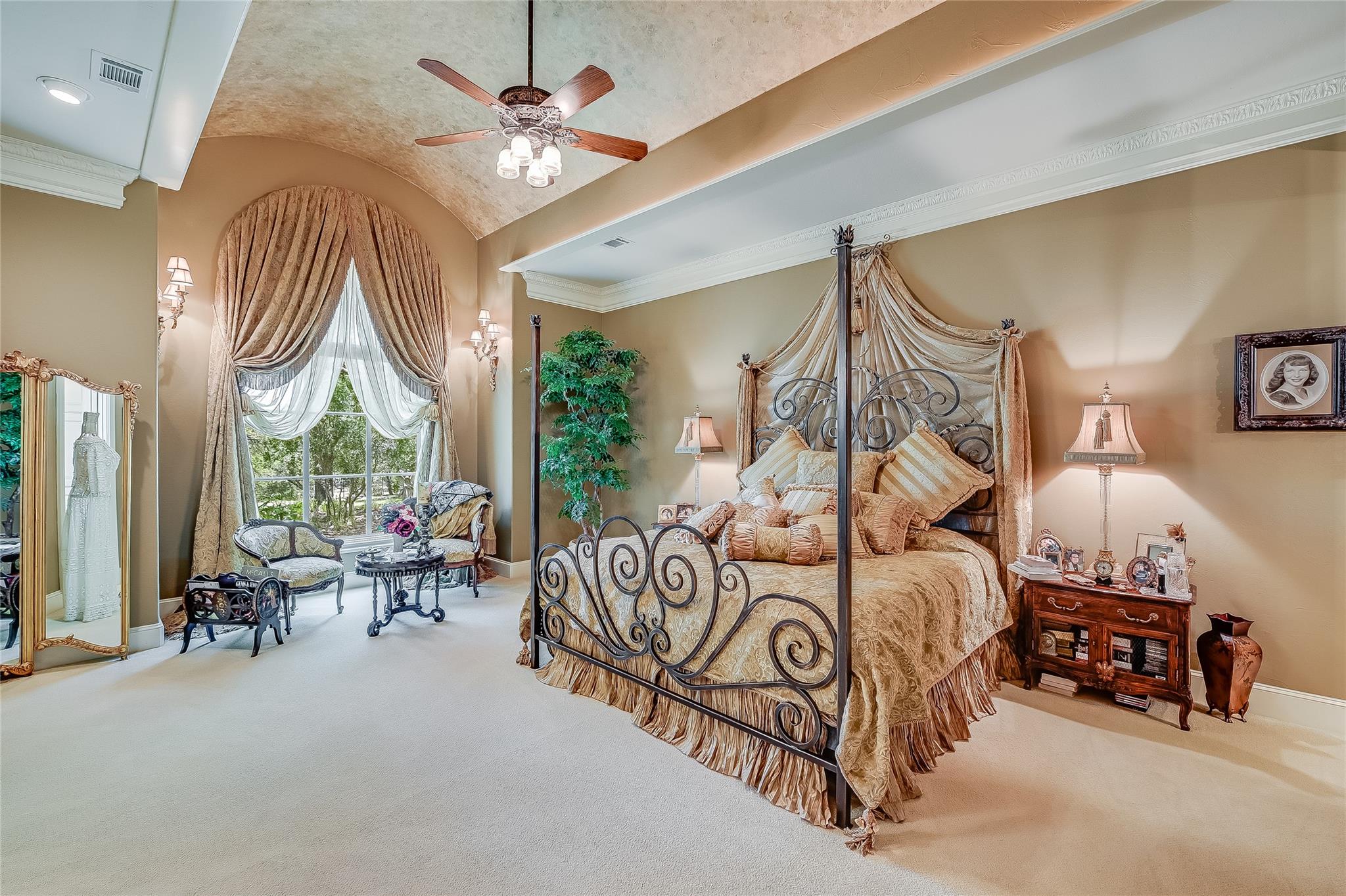 8611 Young Ln, Austin, TX 78737