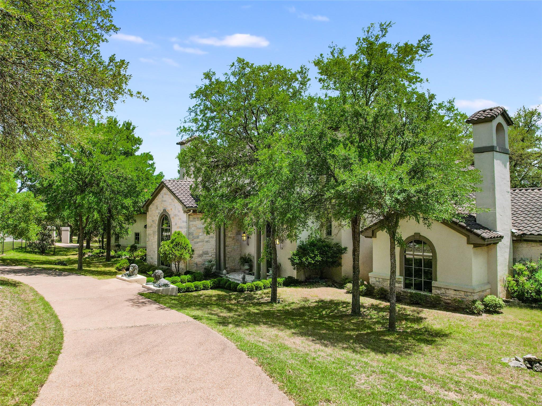 8611 Young Ln, Austin, TX 78737