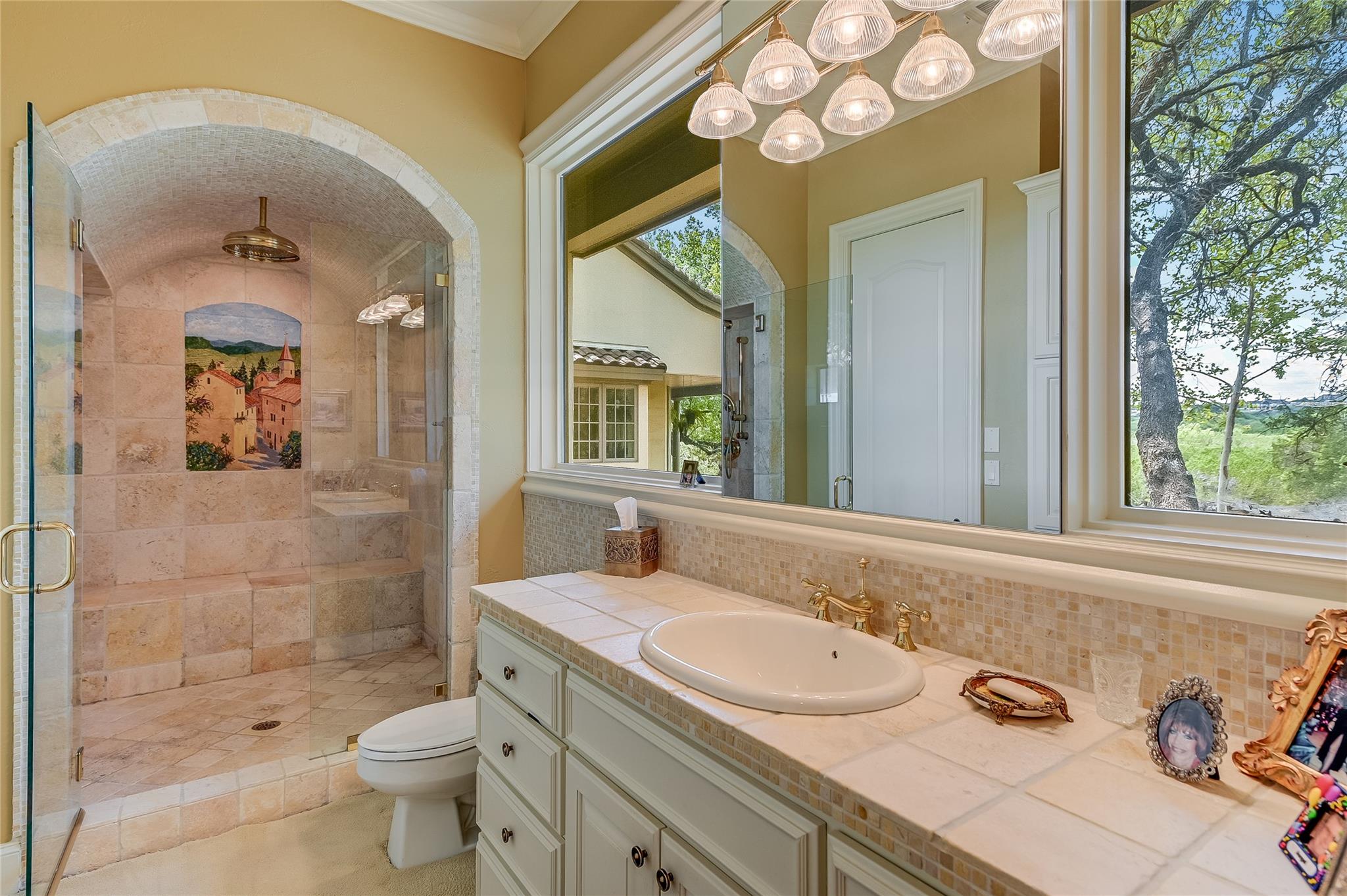 8611 Young Ln, Austin, TX 78737