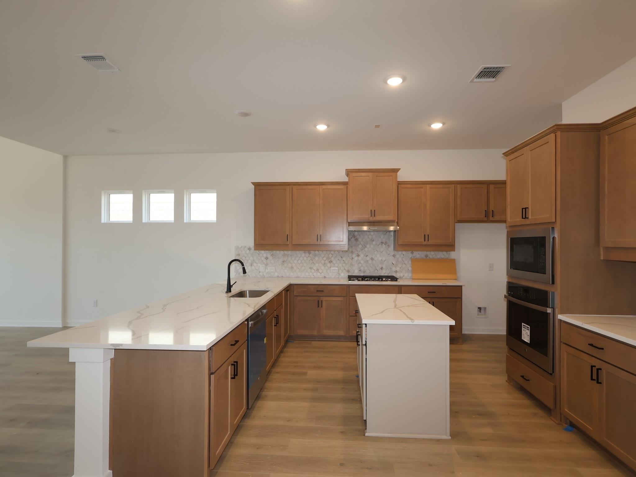 904 Purmela St, Leander, TX 78641