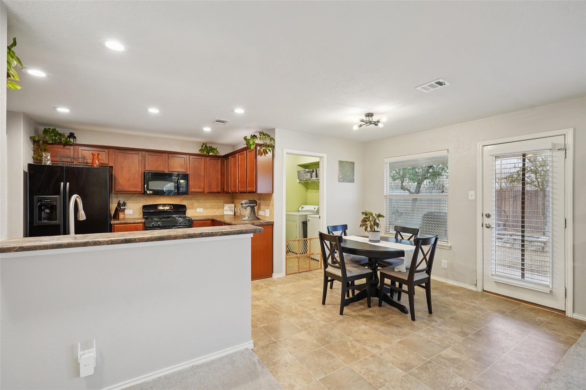 2854 Oakdell Trl, New Braunfels, TX 78130