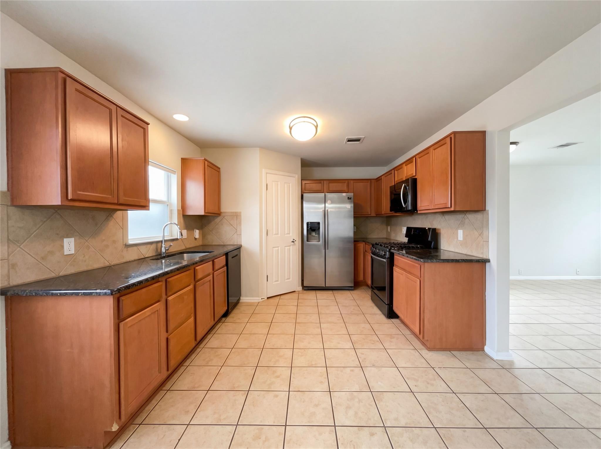 965 Sweet Gum Dr, Kyle, TX 78640