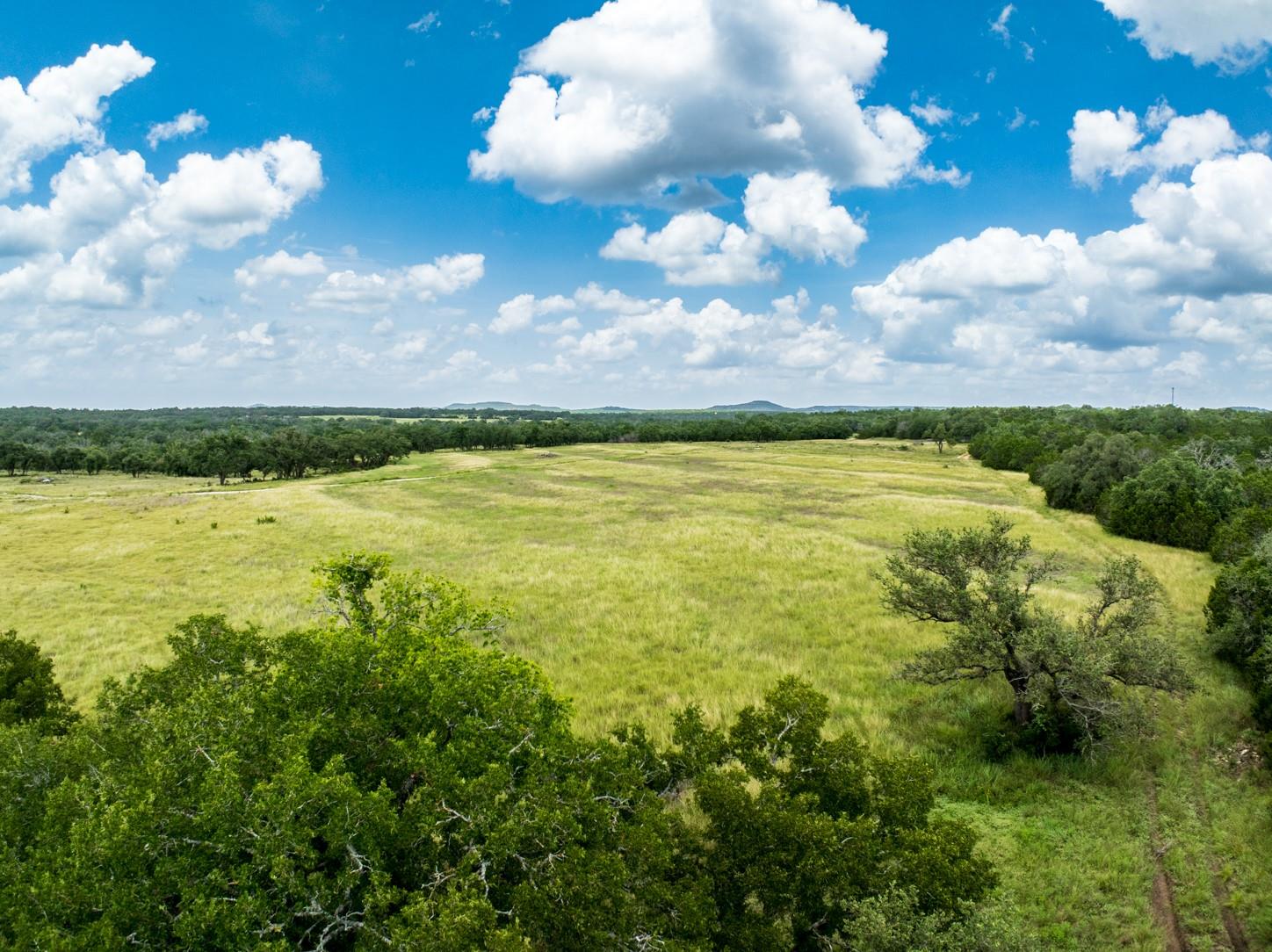 3979 Chimney Valley Rd, Blanco, TX 78606