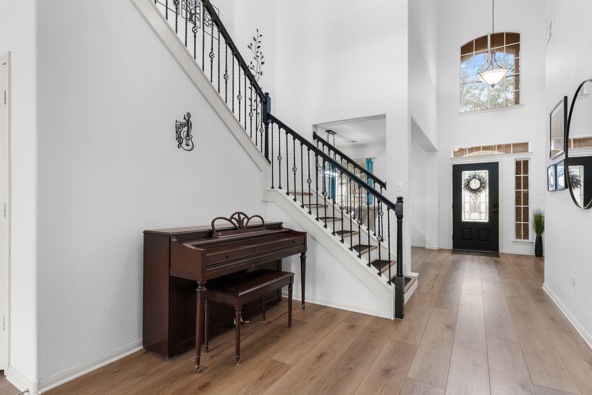 2429 Shire Ridge Dr, Austin, TX 78732