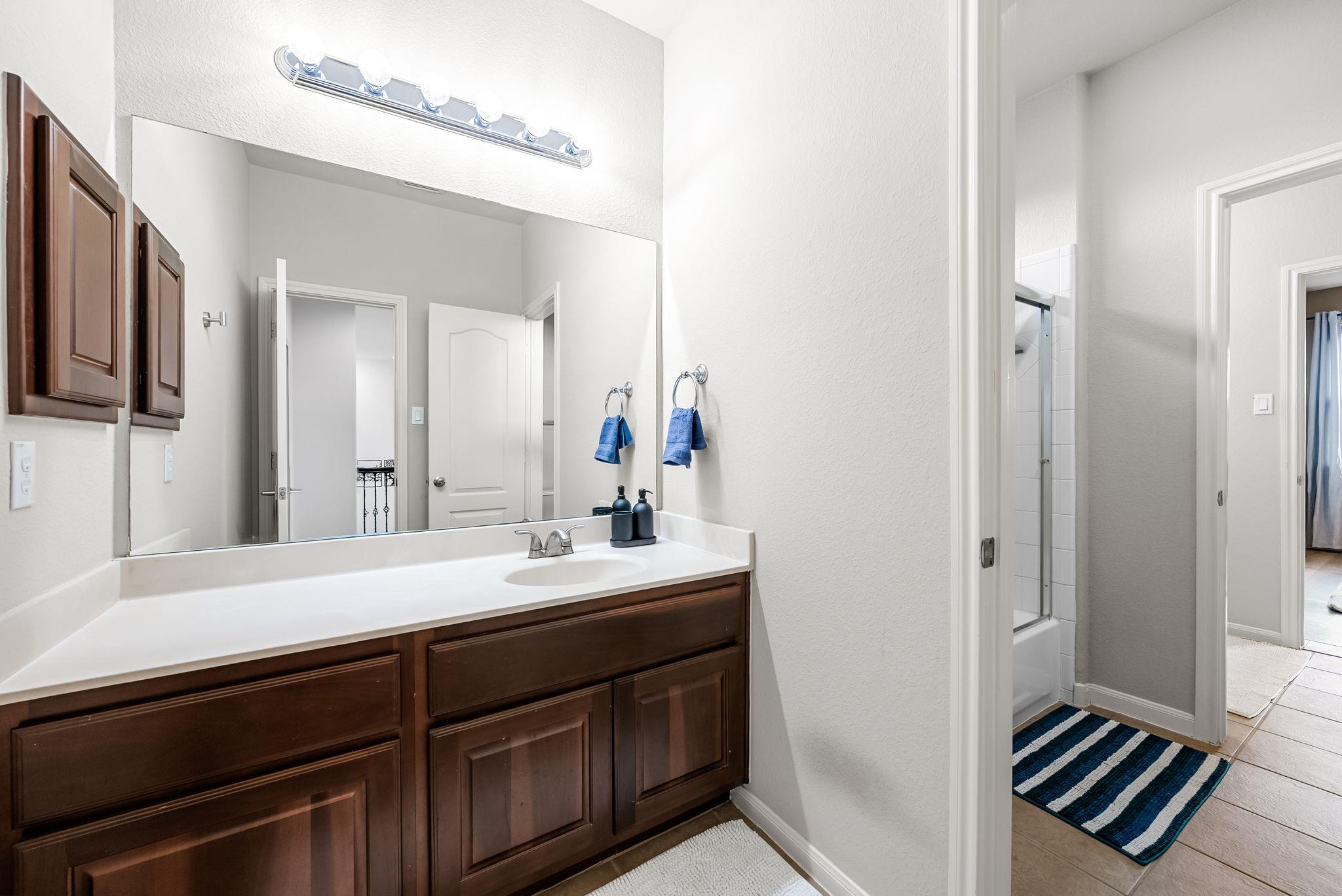 2429 Shire Ridge Dr, Austin, TX 78732