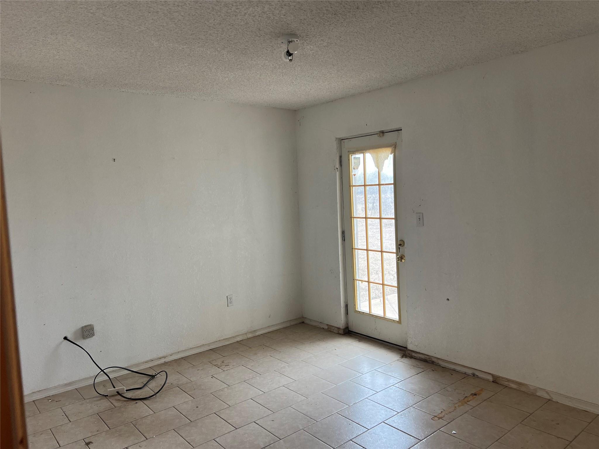 1448 Private Road 6013, Giddings, TX 78942