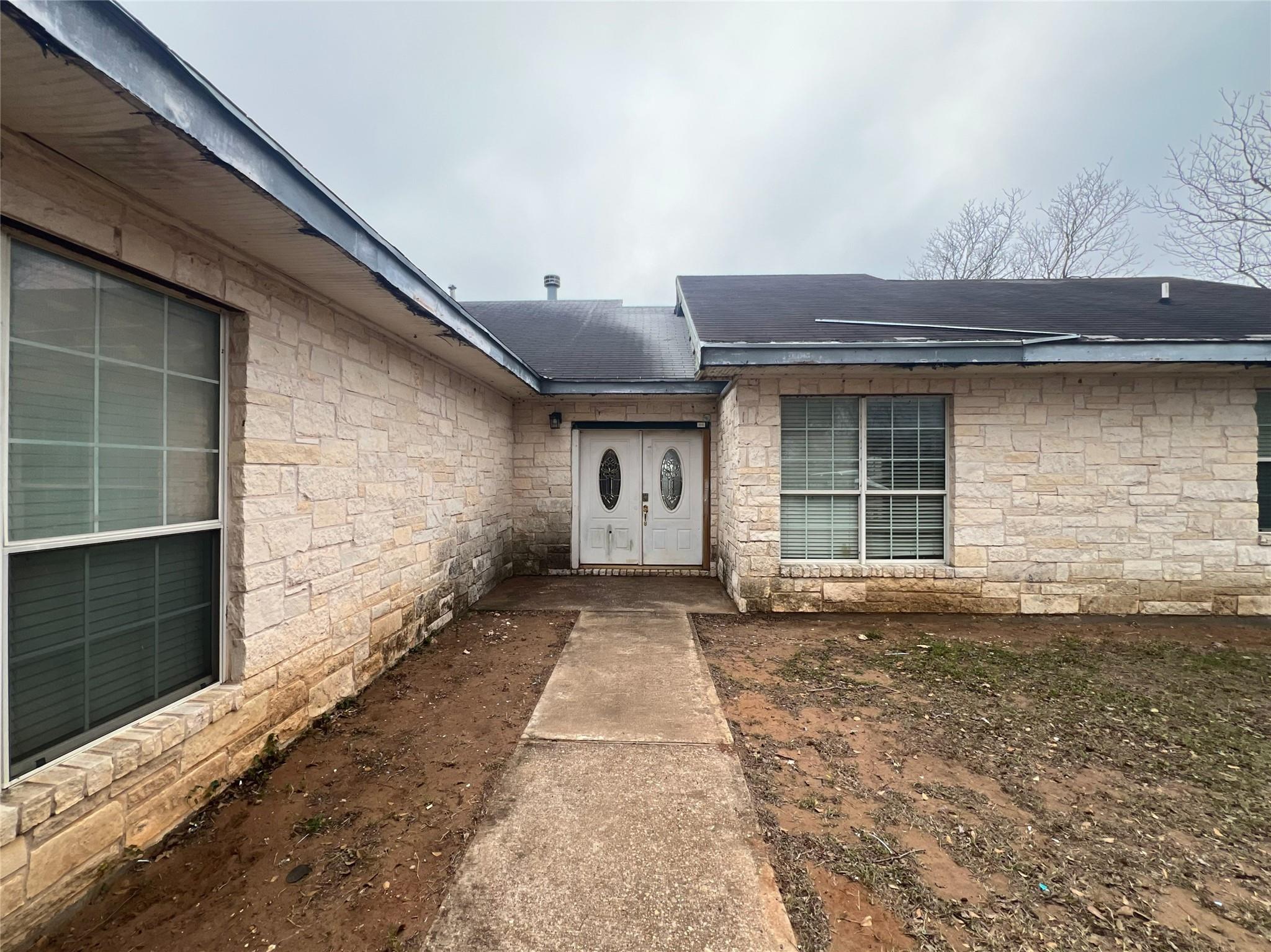 1448 Private Road 6013, Giddings, TX 78942