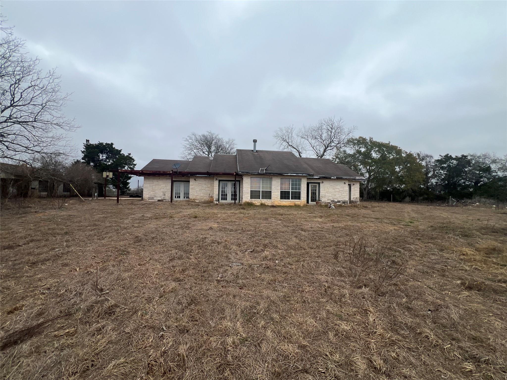 1448 Private Road 6013, Giddings, TX 78942