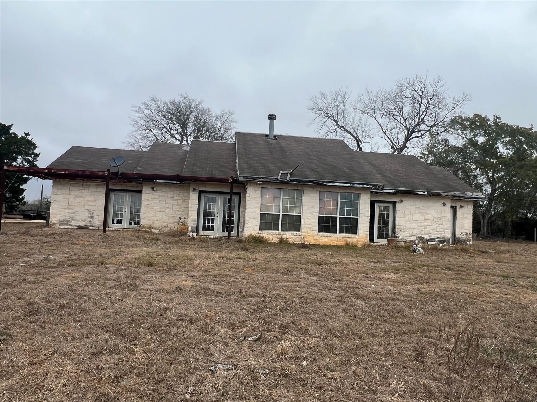 1448 Private Road 6013, Giddings, TX 78942