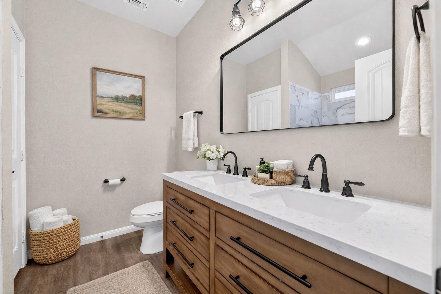 129 Salado Dr, Kyle, TX 78640