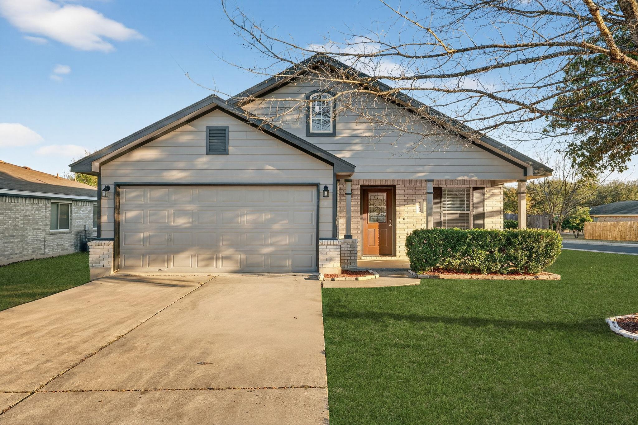 129 Salado Dr, Kyle, TX 78640