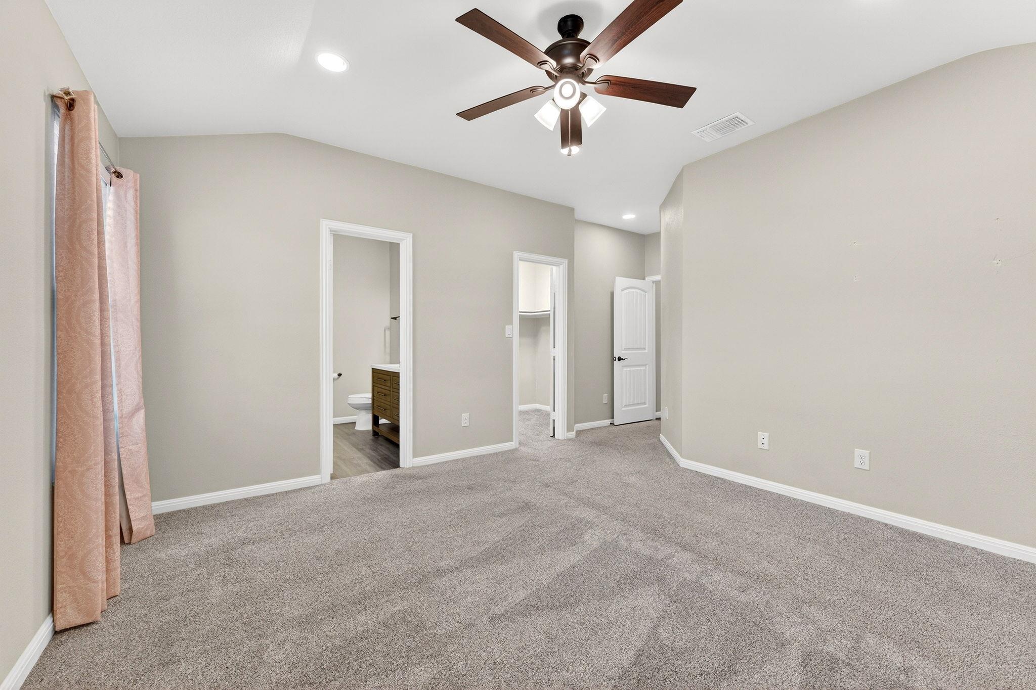 129 Salado Dr, Kyle, TX 78640