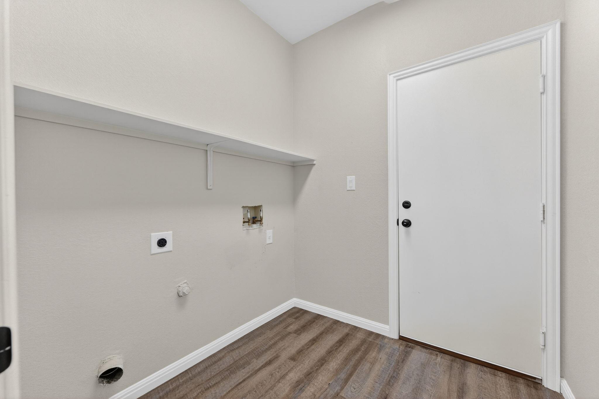 129 Salado Dr, Kyle, TX 78640