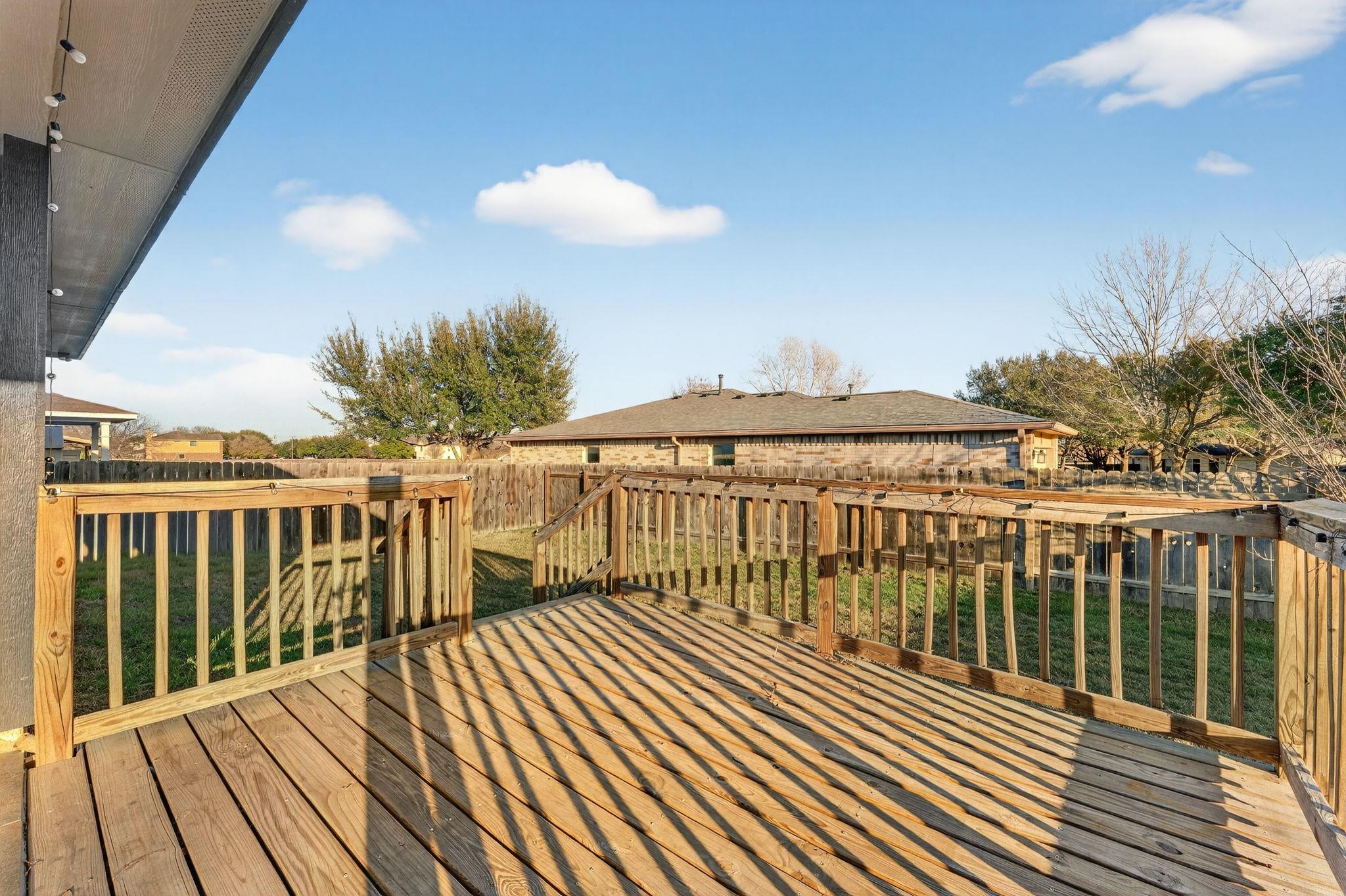 129 Salado Dr, Kyle, TX 78640