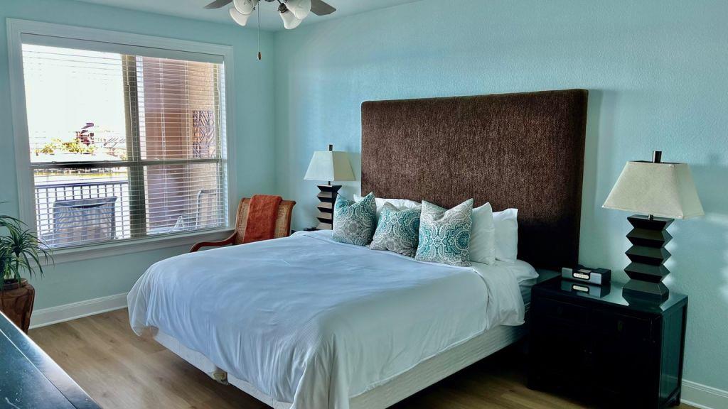 98 Island Dr # 33, Horseshoe Bay, TX 78657