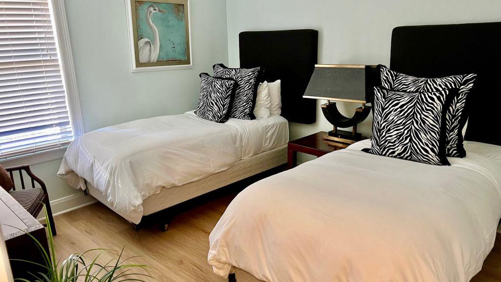 98 Island Dr # 33, Horseshoe Bay, TX 78657