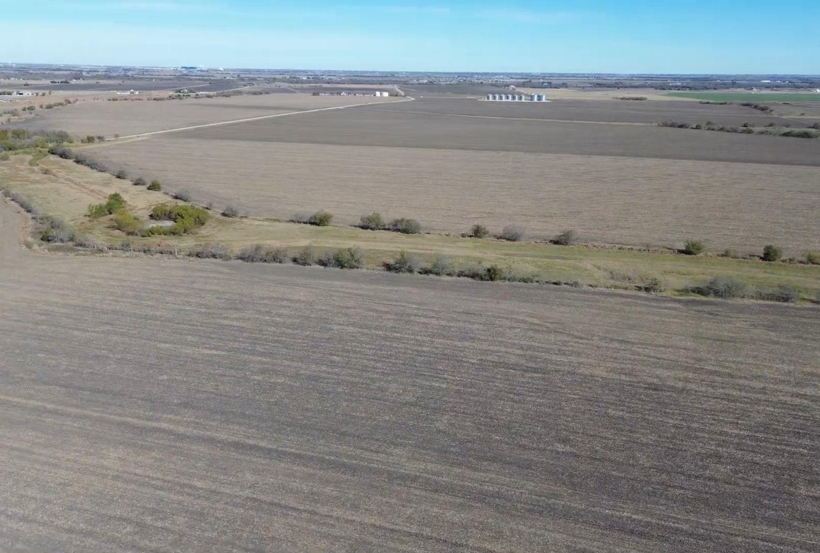 18402 Manda Carlson Rd, Coupland, TX 78615