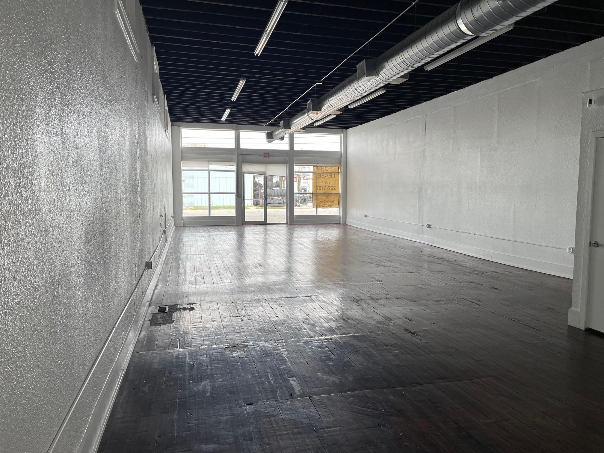 1427 N Austin St, Seguin, TX 78155