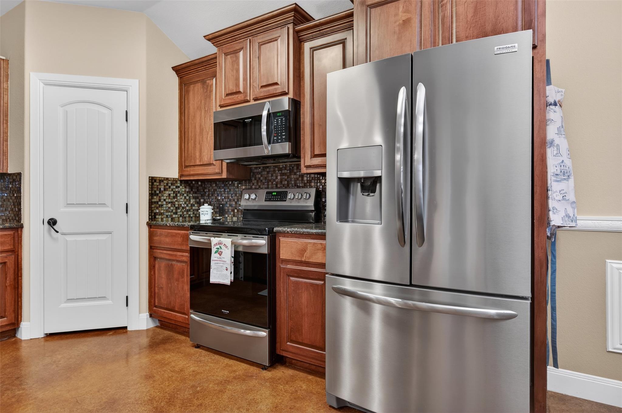 2068 Pirtle Dr, Salado, TX 76571