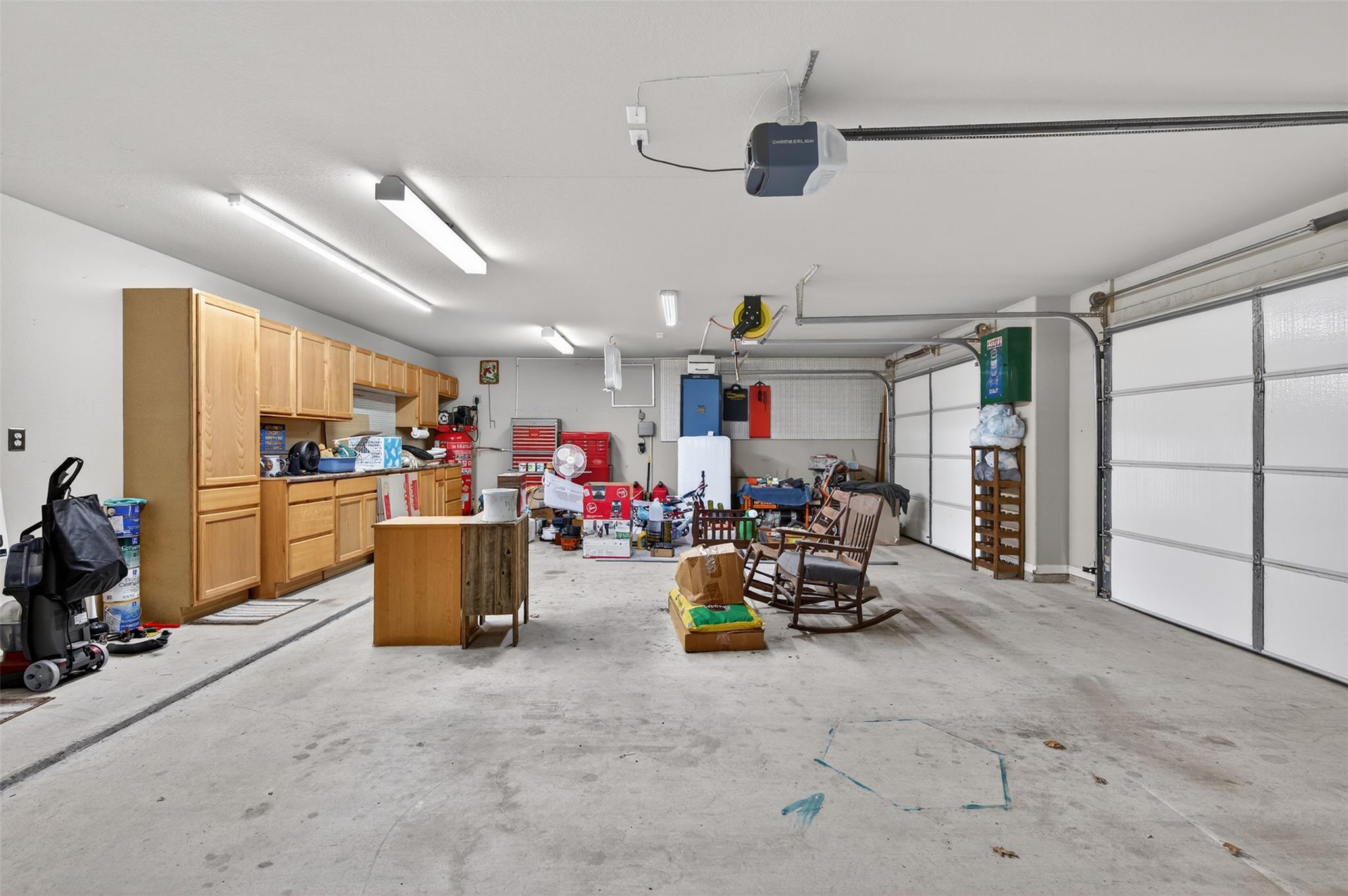 2068 Pirtle Dr, Salado, TX 76571