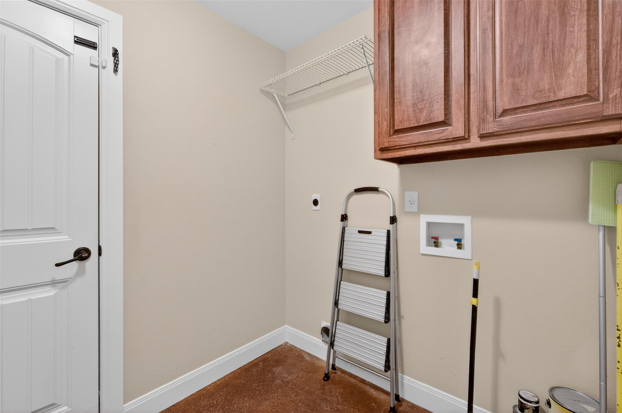 2068 Pirtle Dr, Salado, TX 76571