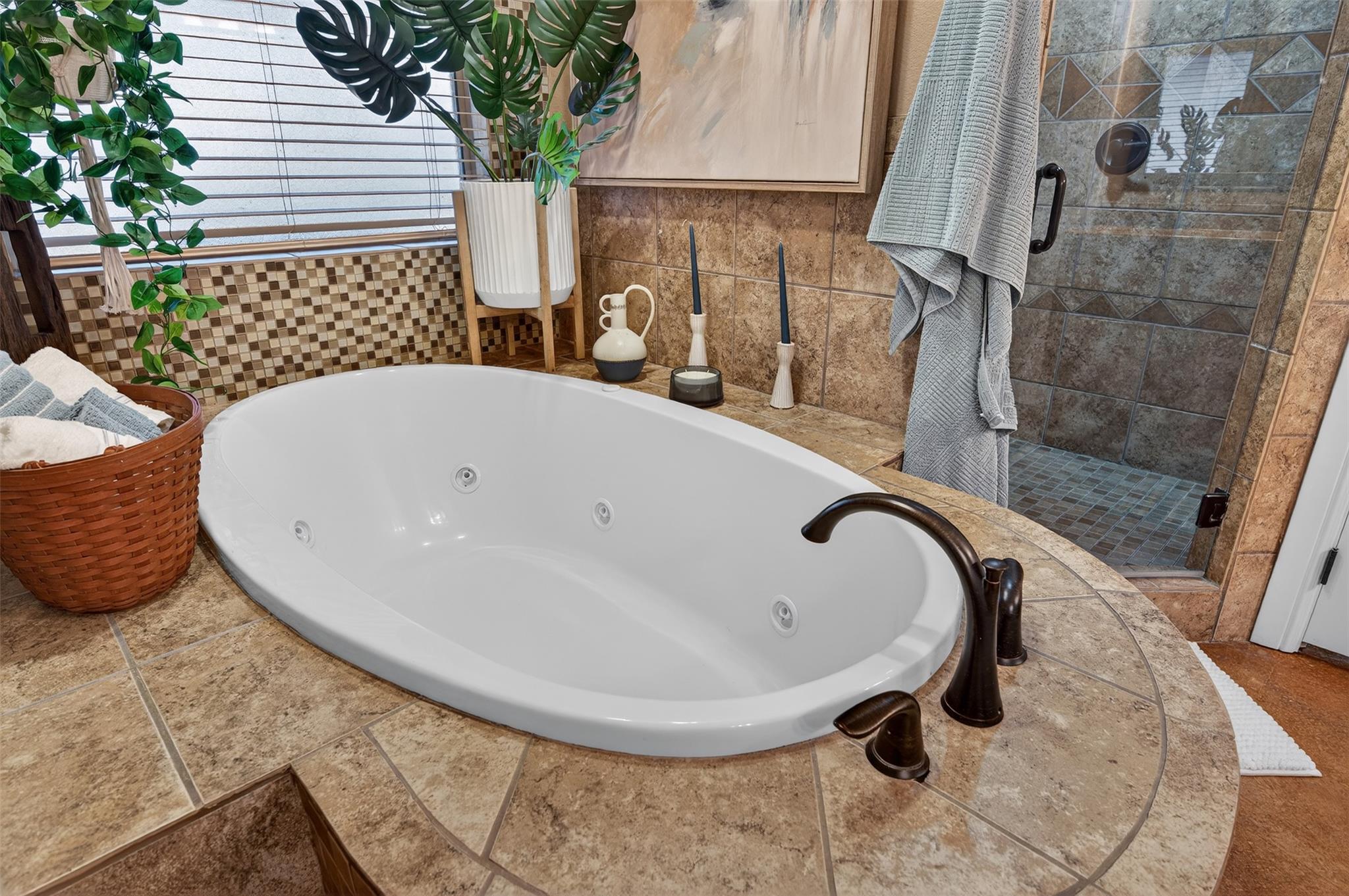 2068 Pirtle Dr, Salado, TX 76571