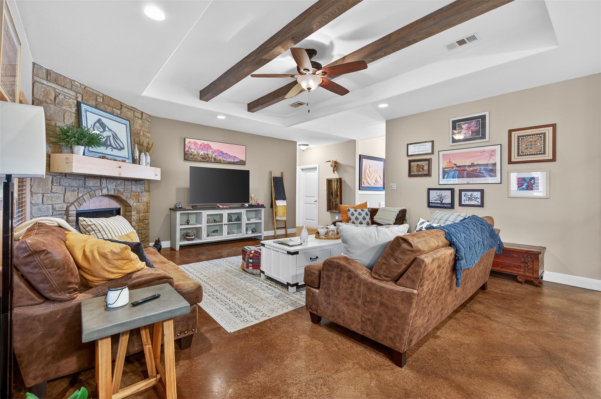 2068 Pirtle Dr, Salado, TX 76571