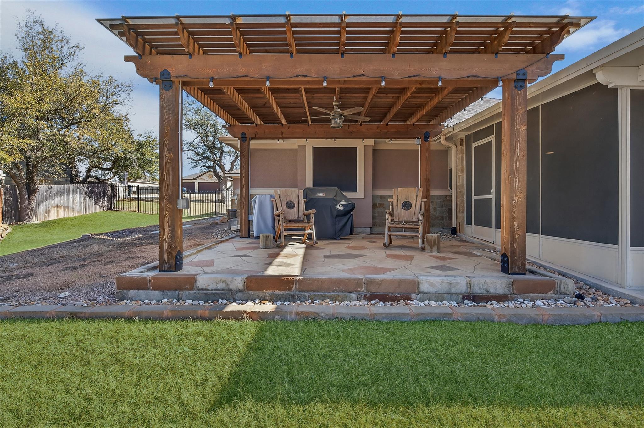 2068 Pirtle Dr, Salado, TX 76571