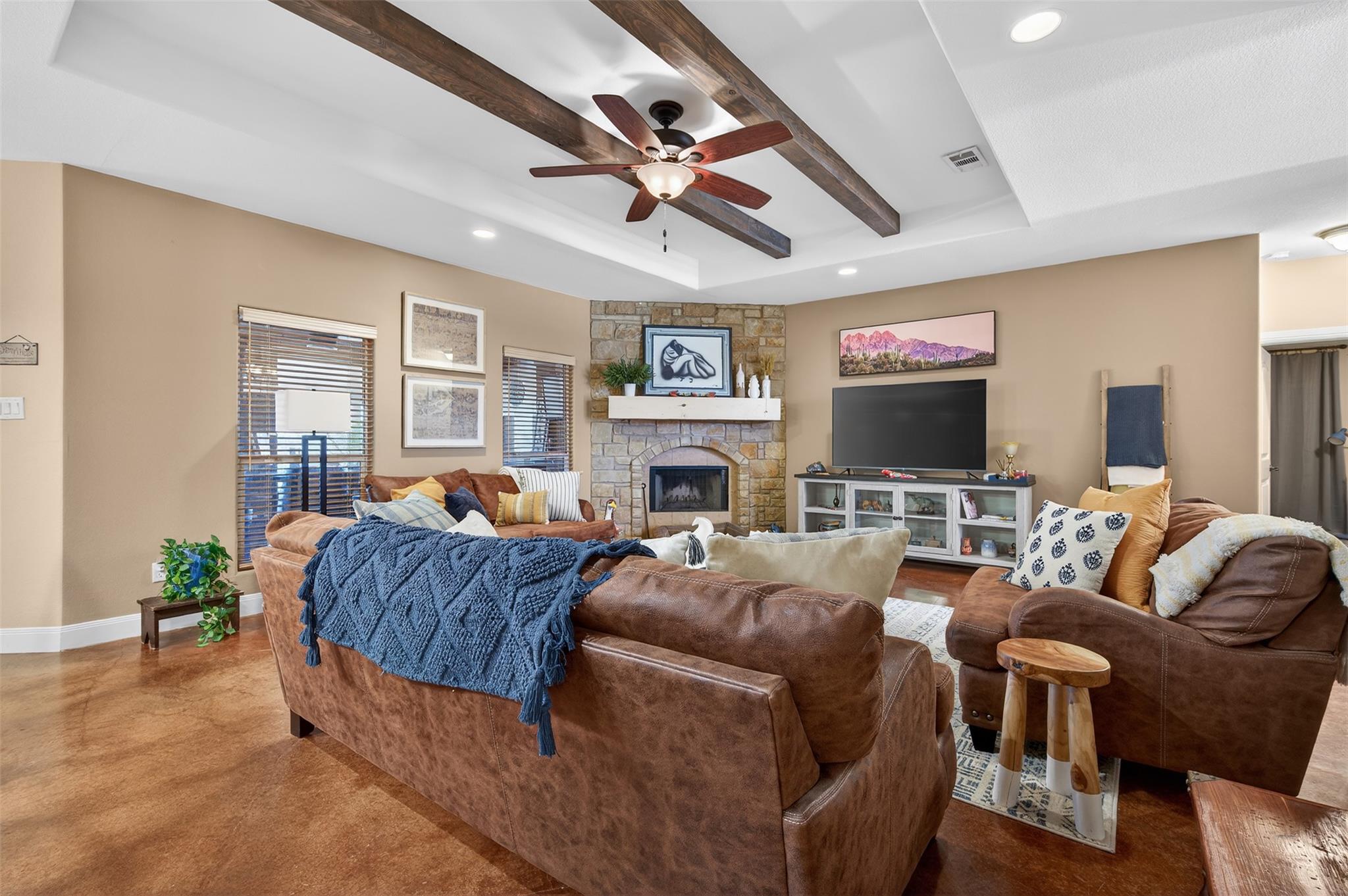 2068 Pirtle Dr, Salado, TX 76571