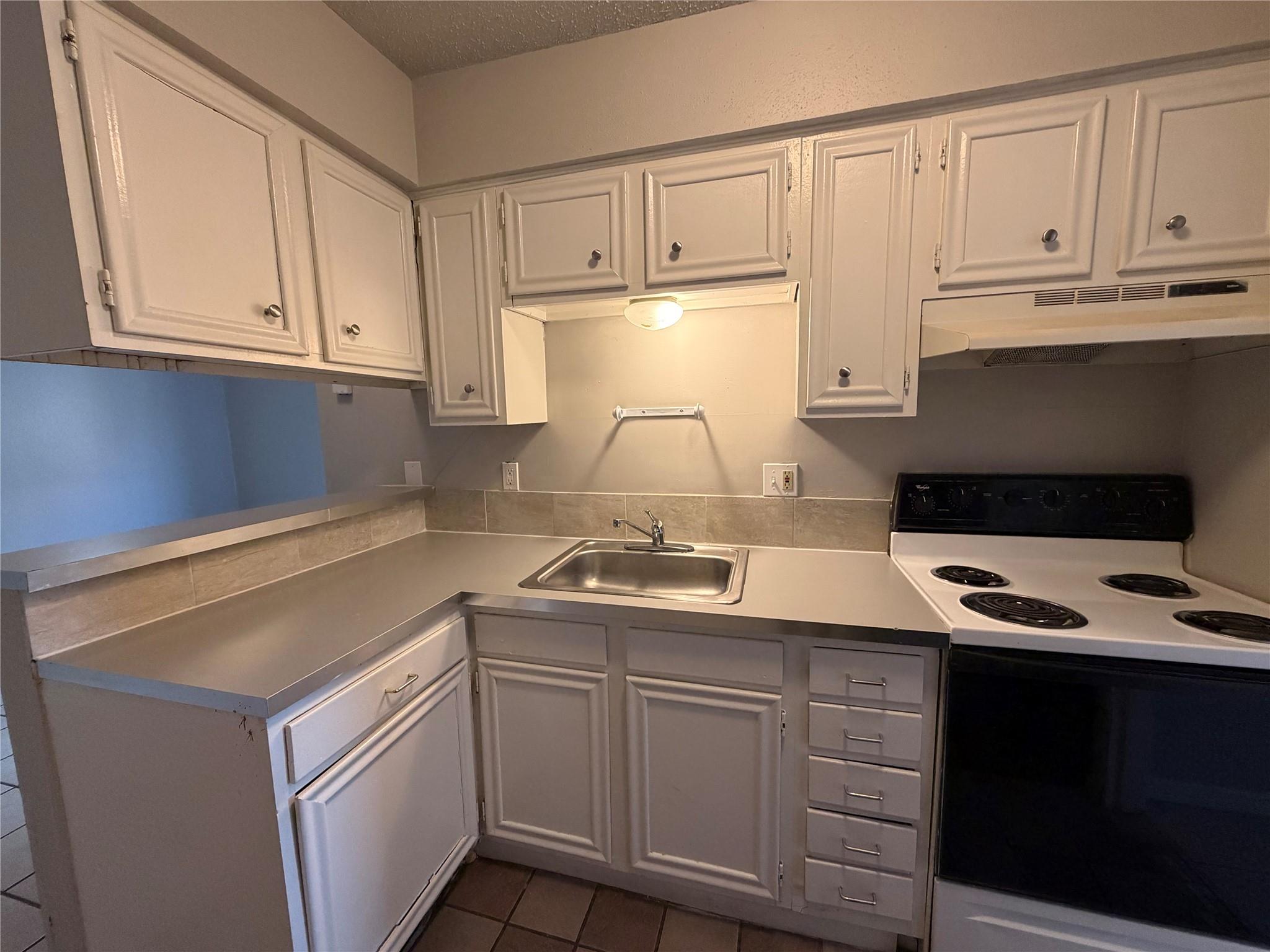 4303 Duval St # 204, Austin, TX 78751