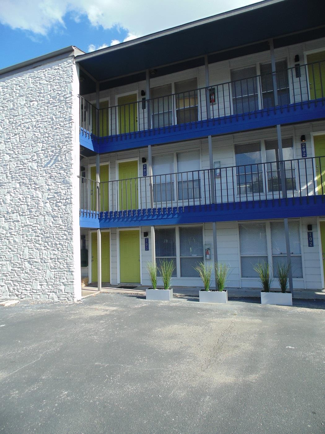 4303 Duval St # 204, Austin, TX 78751