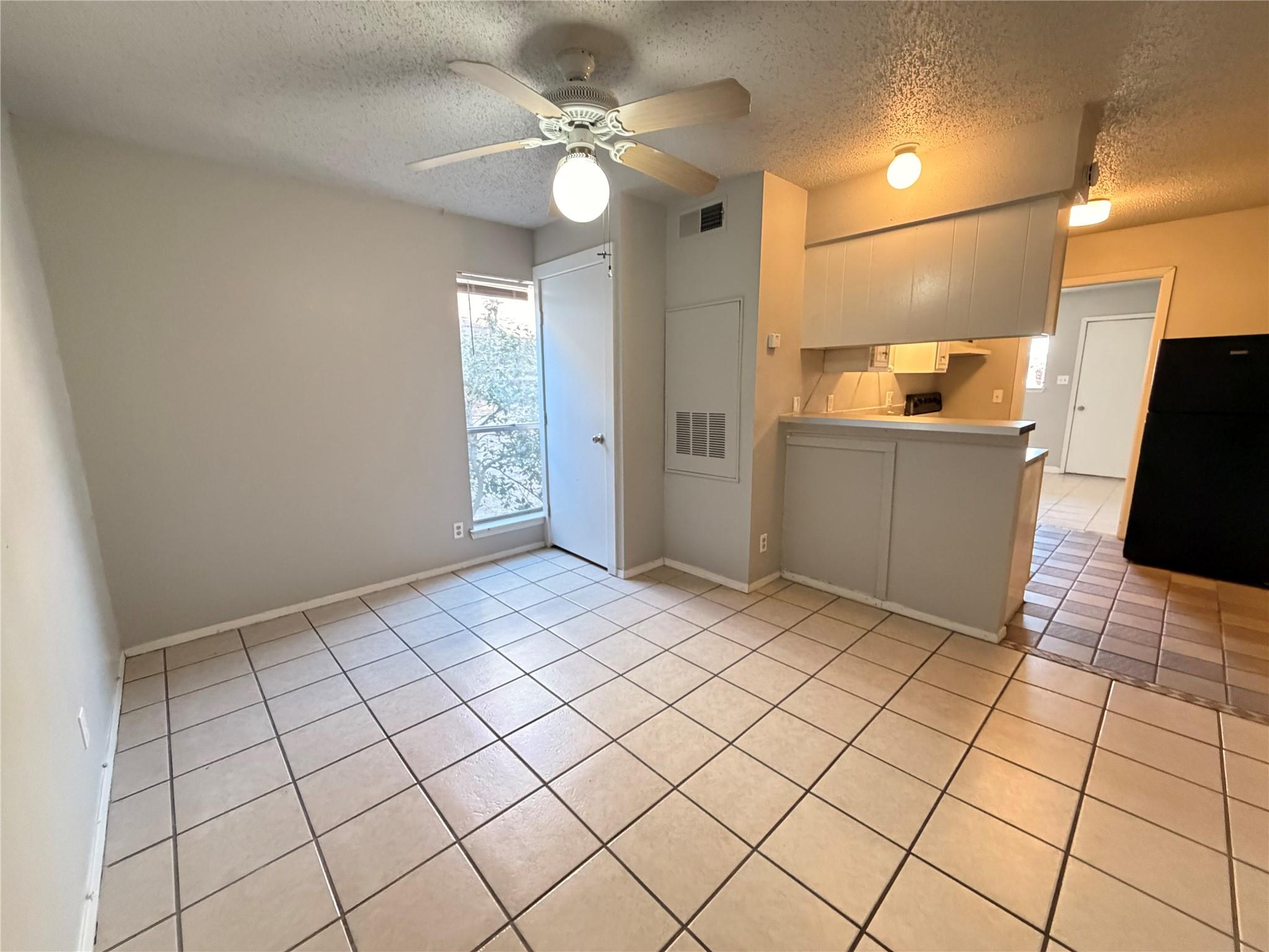 4303 Duval St # 204, Austin, TX 78751