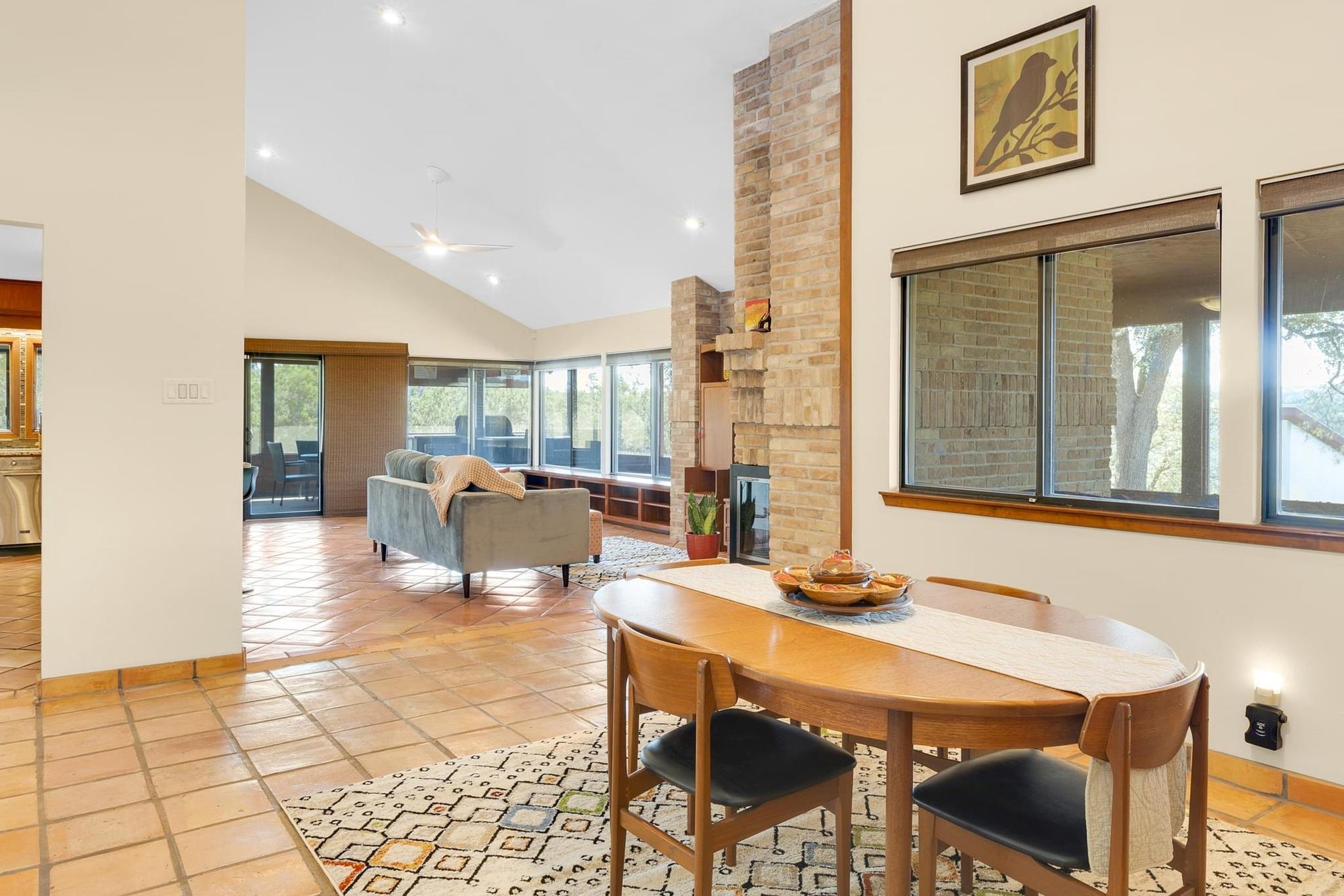 300 Sycamore Valley Rd, Dripping Springs, TX 78620