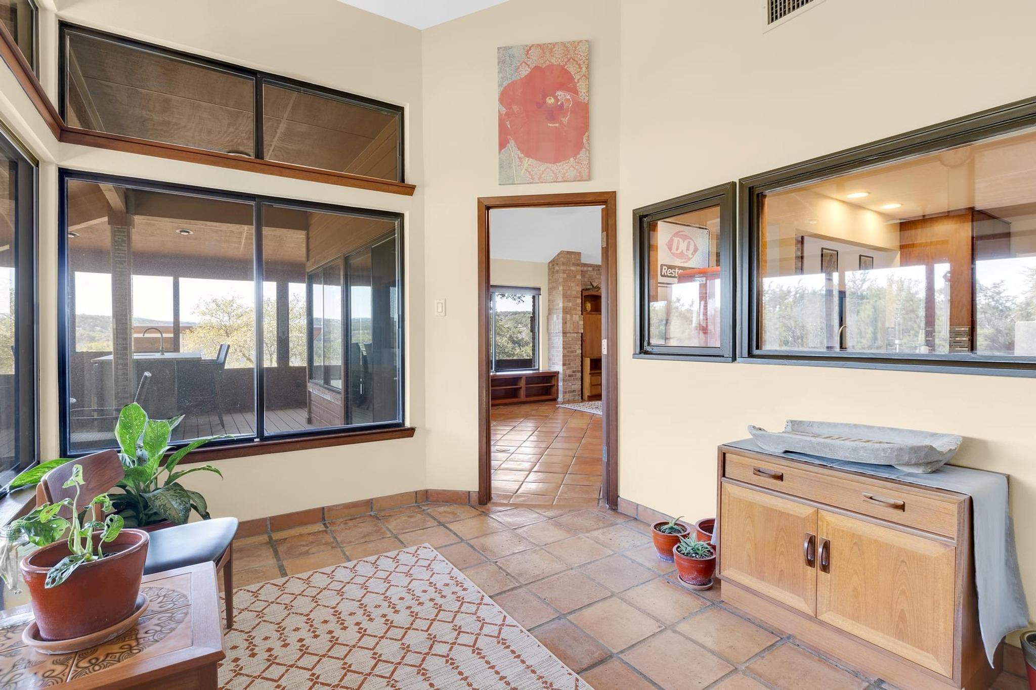 300 Sycamore Valley Rd, Dripping Springs, TX 78620