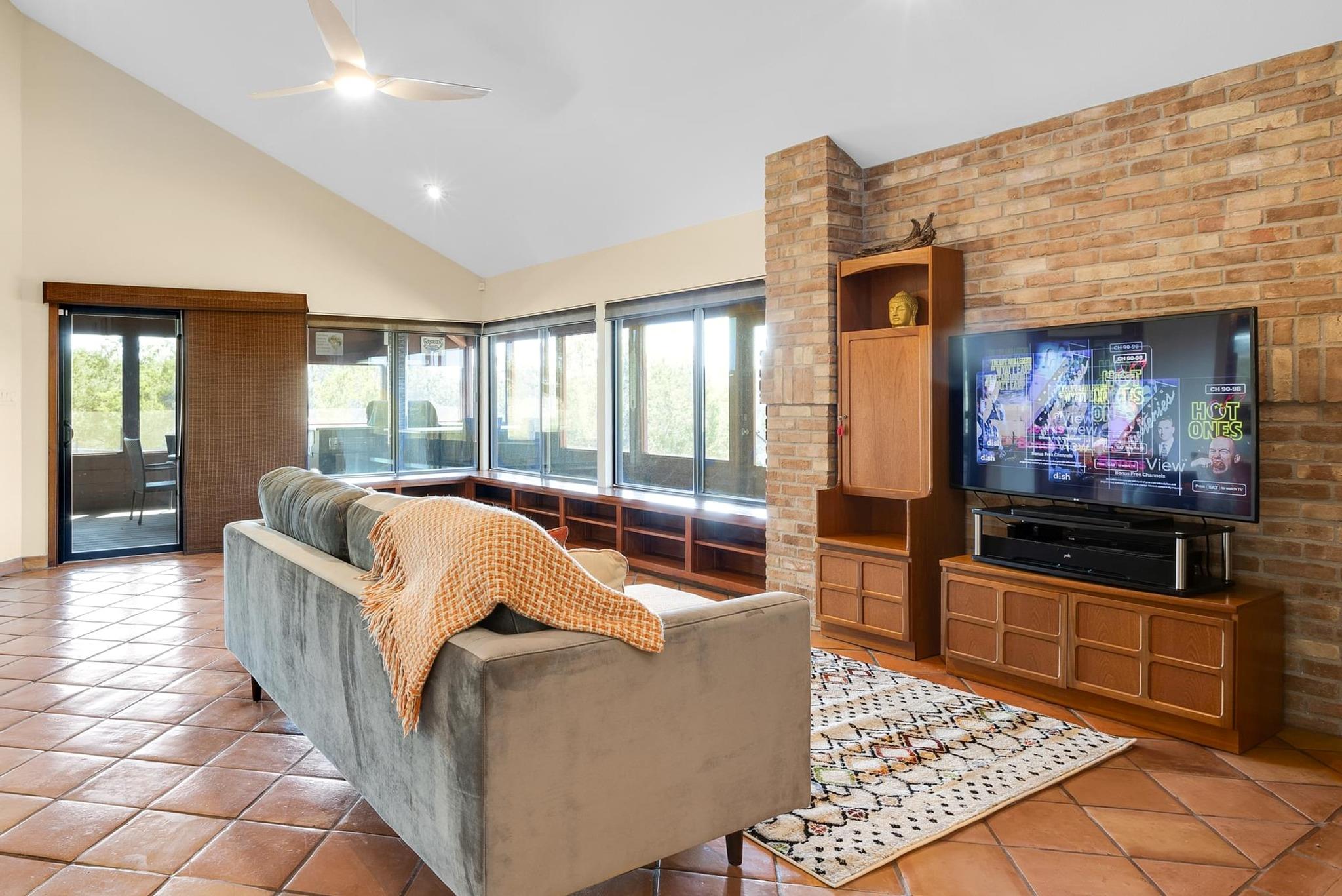 300 Sycamore Valley Rd, Dripping Springs, TX 78620