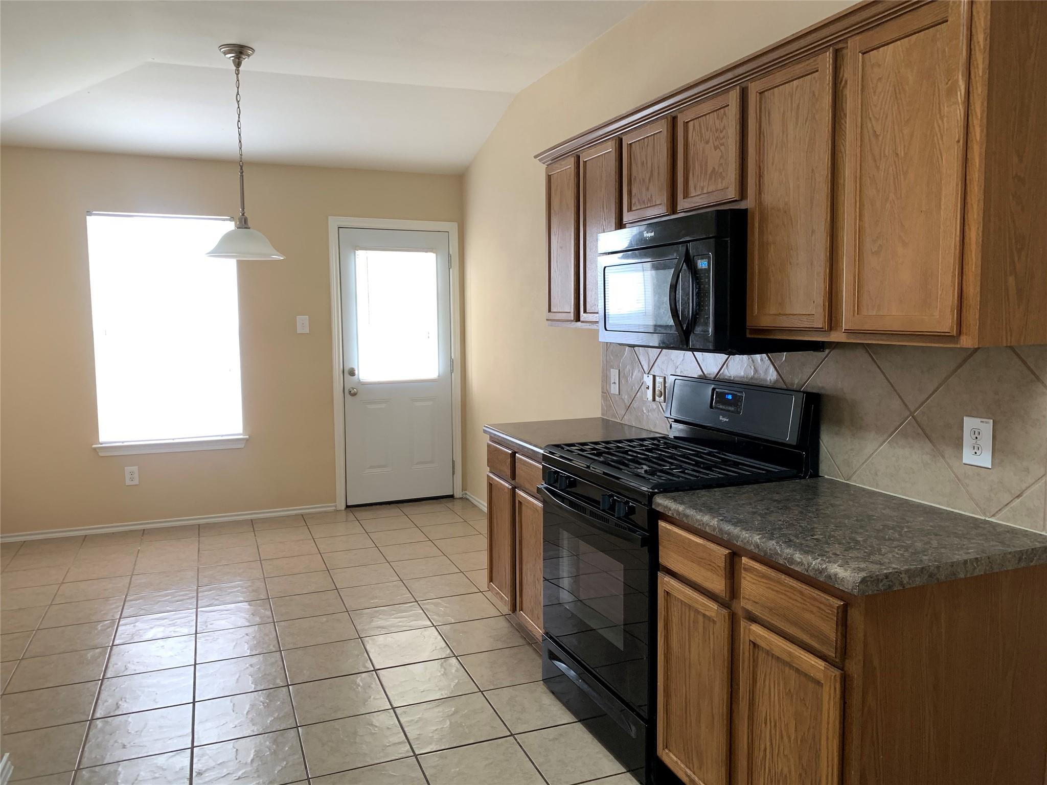 2338 Green Meadows Ln, Buda, TX 78610