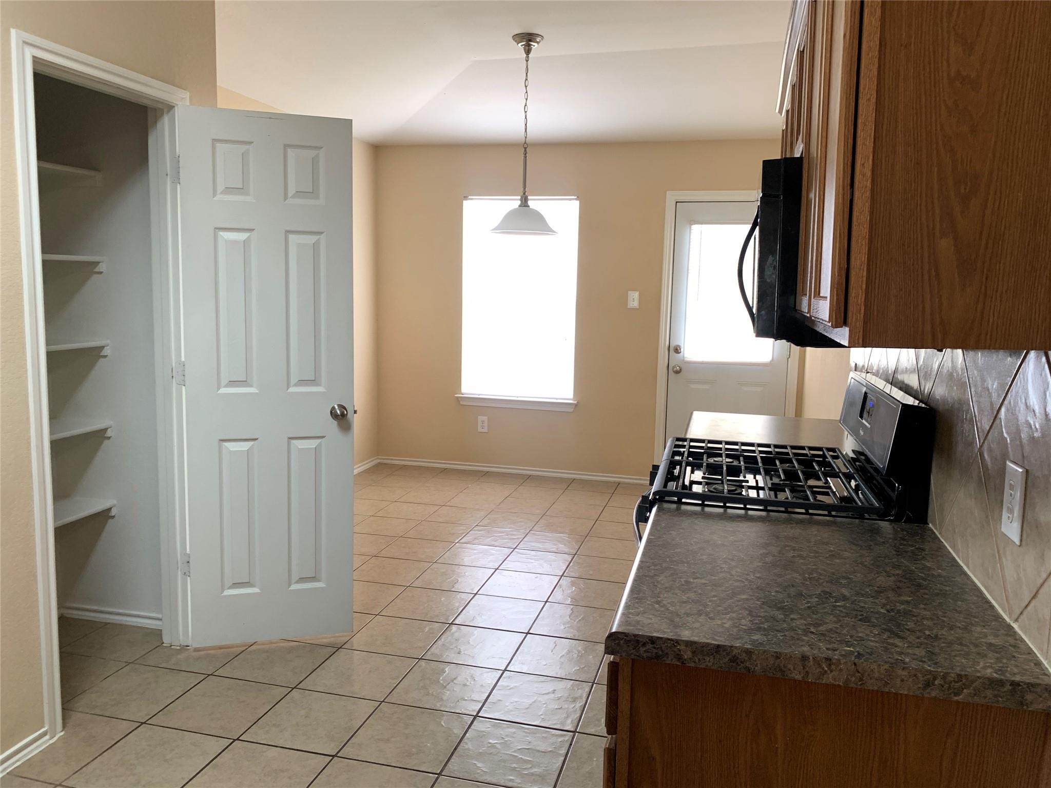 2338 Green Meadows Ln, Buda, TX 78610