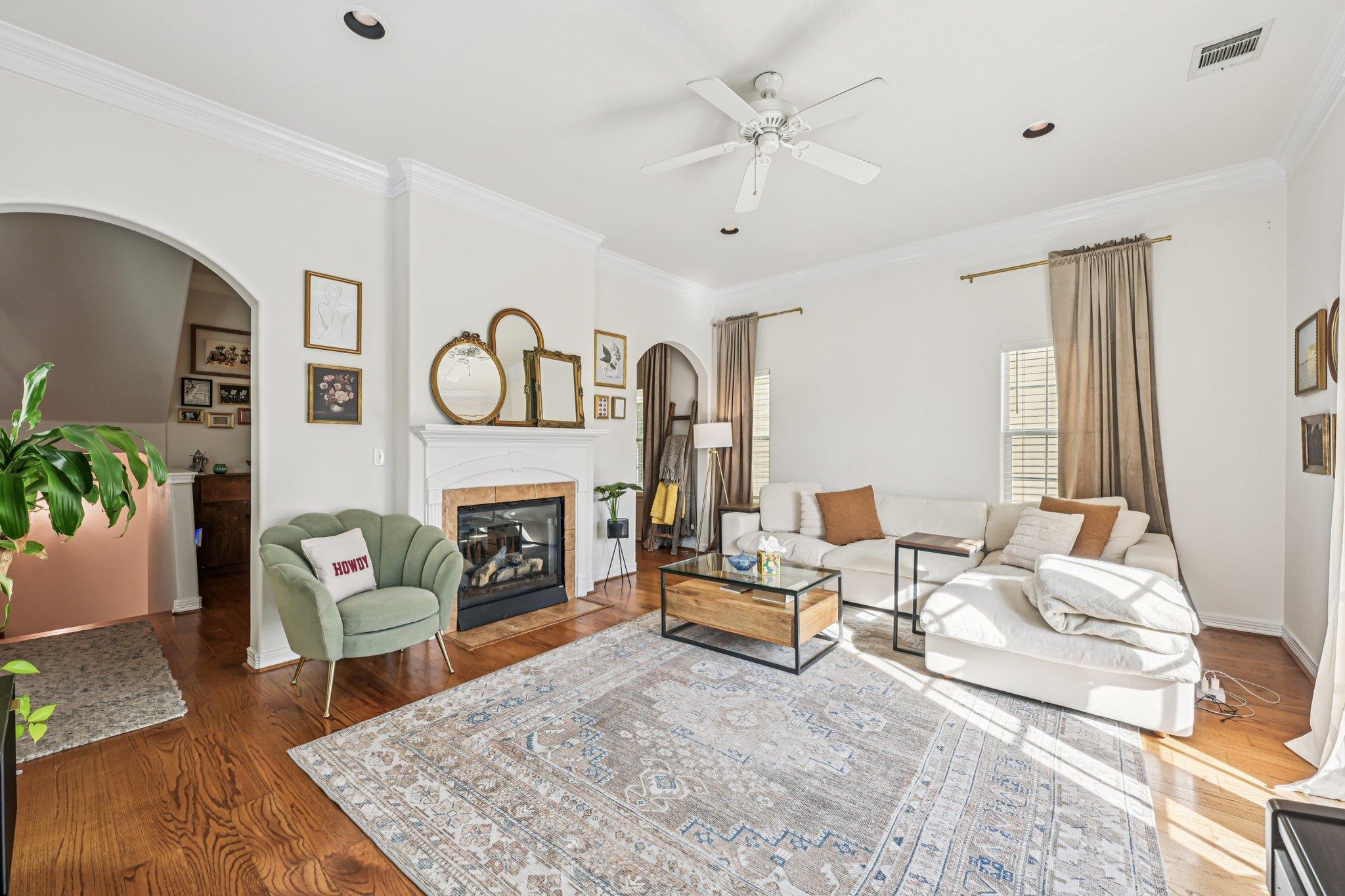 5736 Petty St, Houston, TX 77007