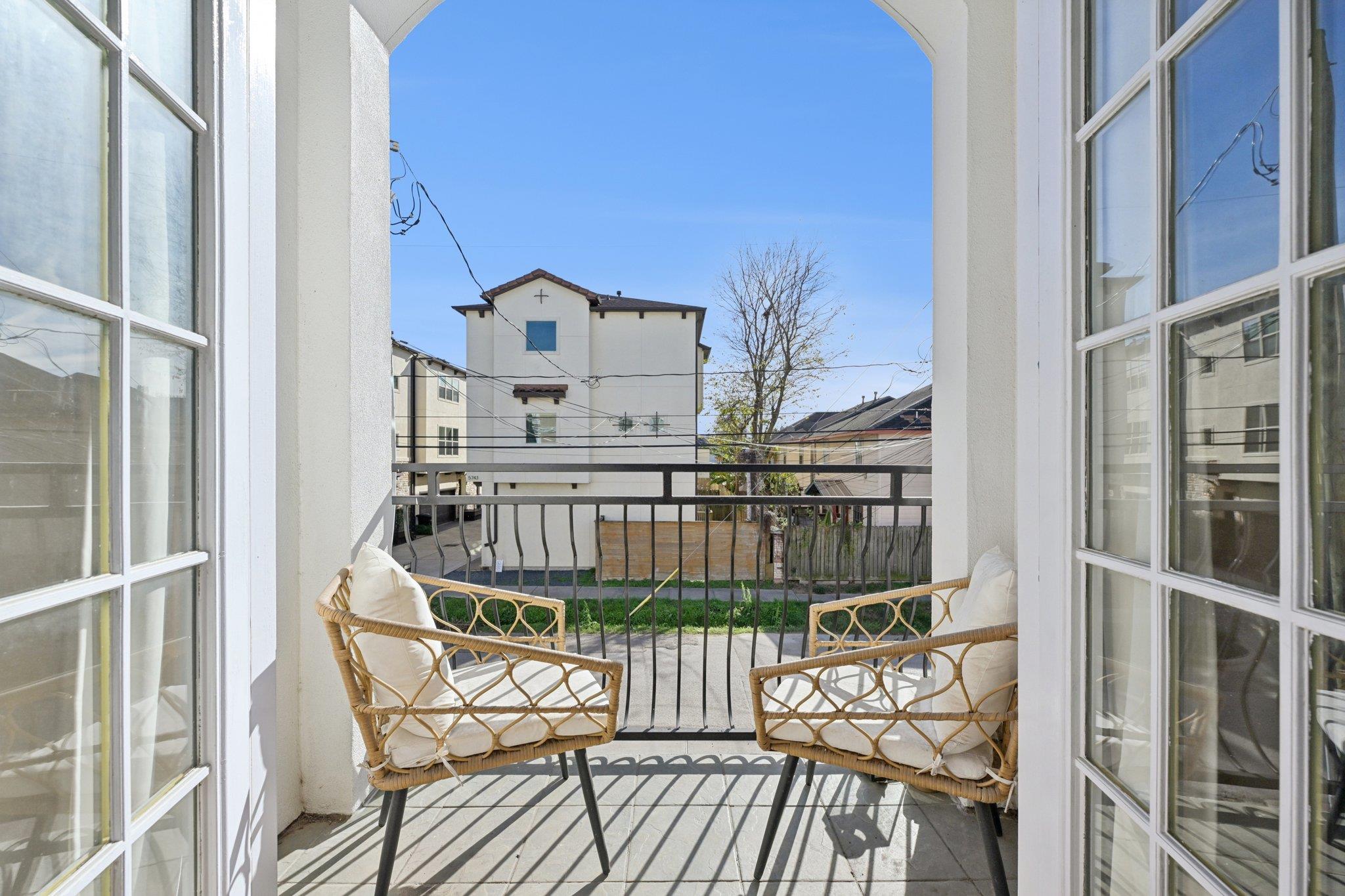 5736 Petty St, Houston, TX 77007