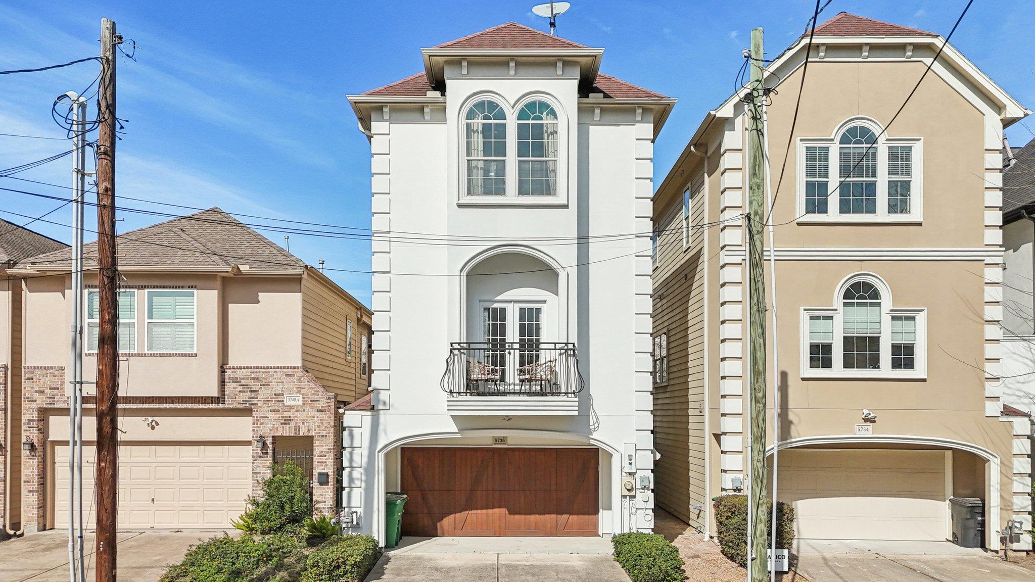 5736 Petty St, Houston, TX 77007